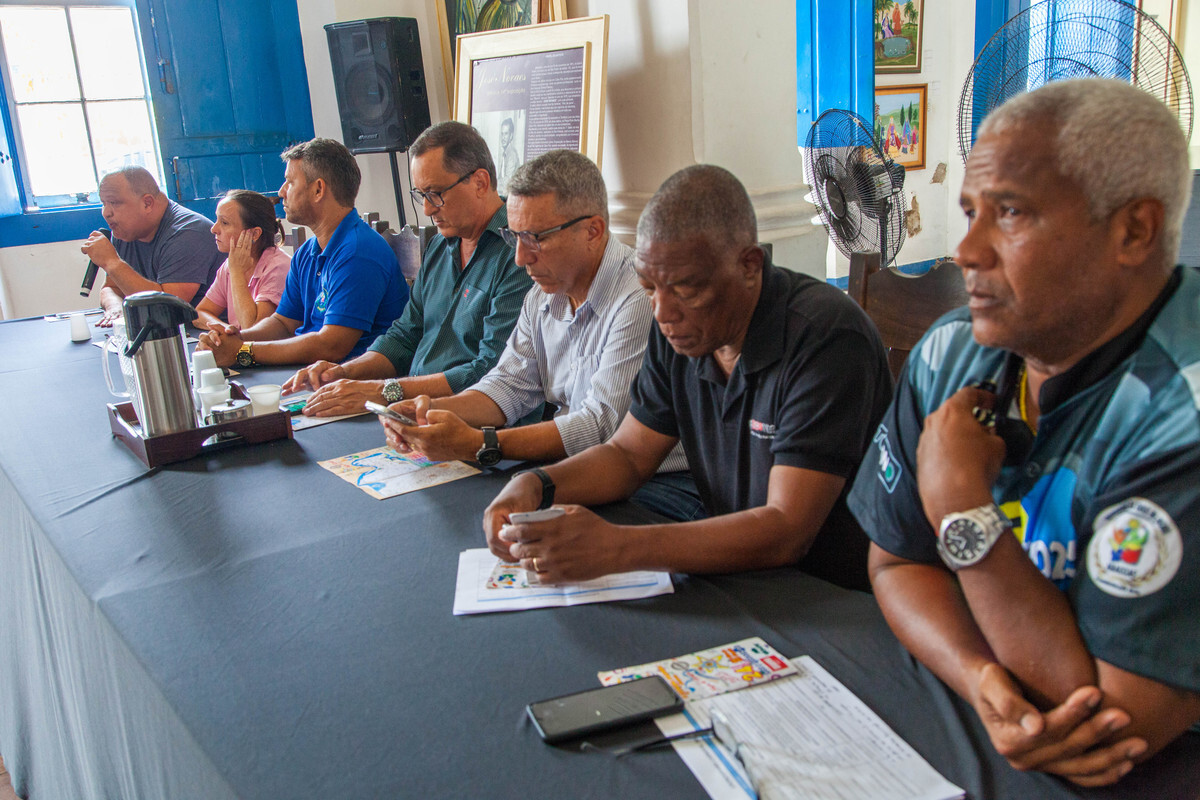 Prefeitura De Cabo Frio E Associa O Dos Blocos Divulgam Programa O