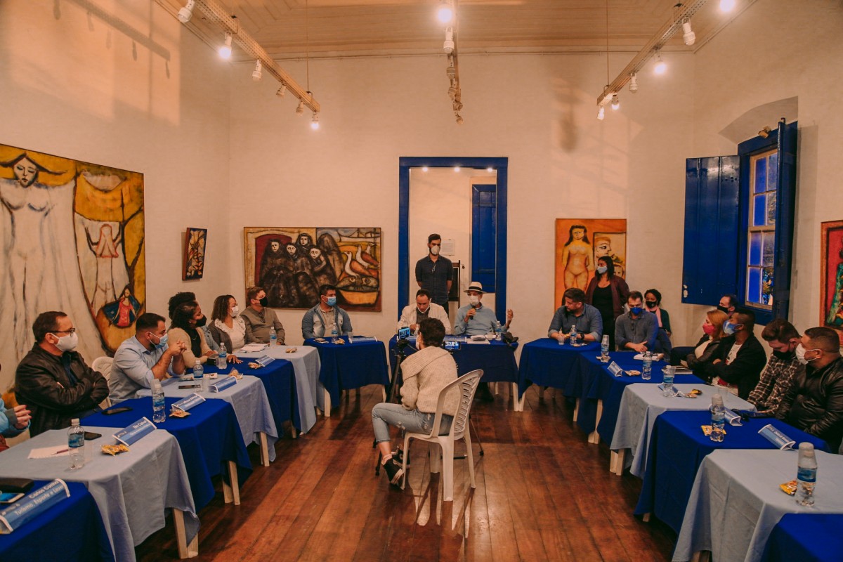 Gabinete de Soluções debate medidas restritivas de combate à Covid-19